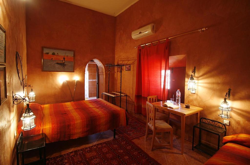 Hotel Tomboctou Tinghir Rum bild